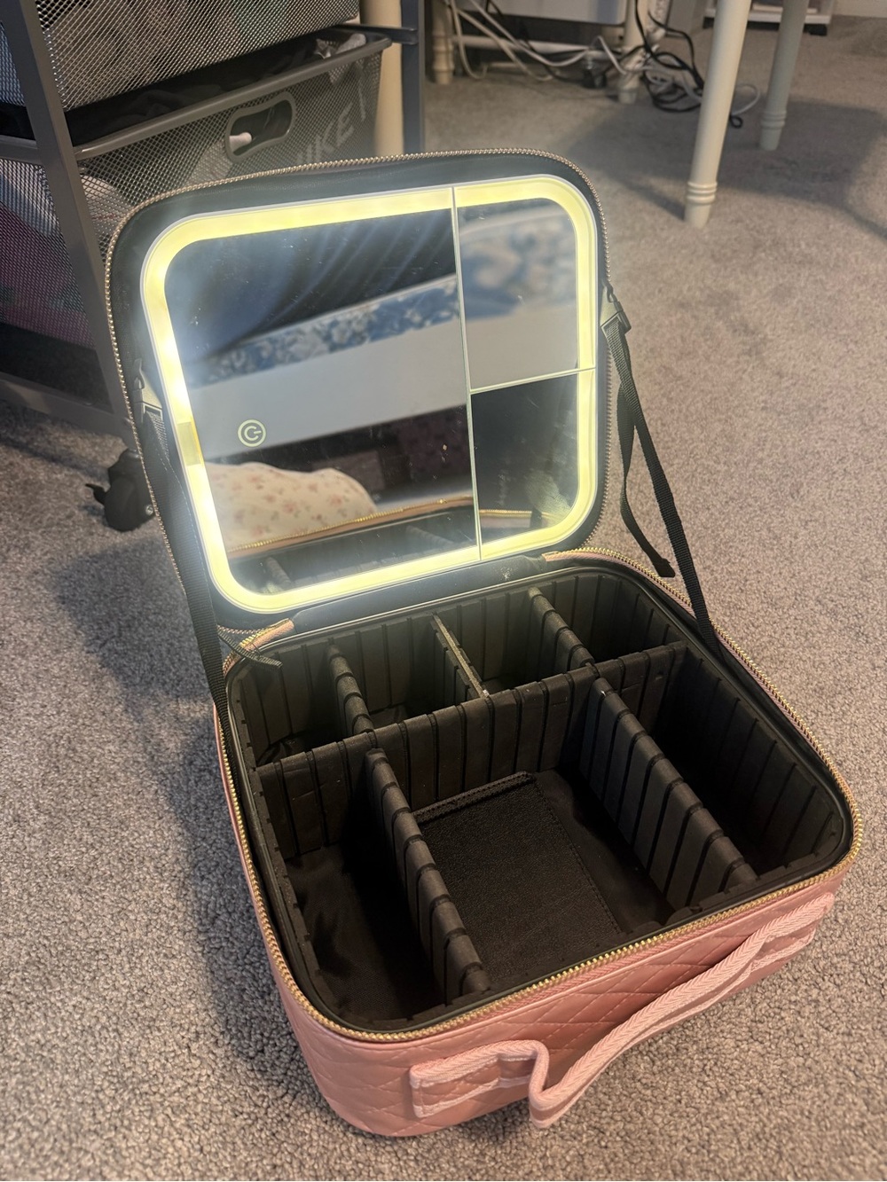 Light up LED travel make up case
